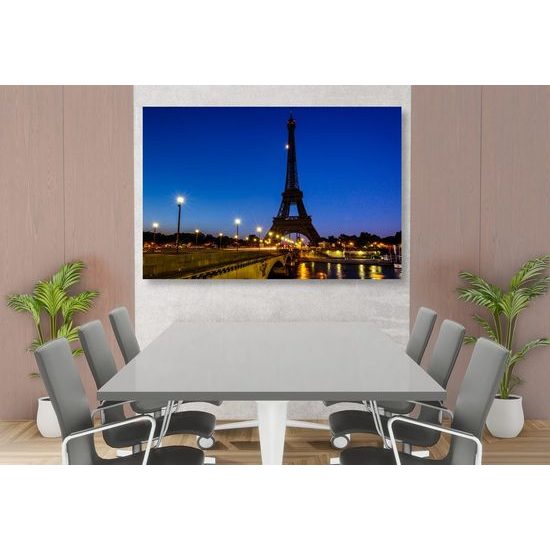 Kép Eiffel-torony éjjeli látványa