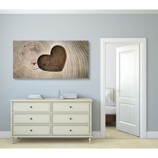 Kép szeretet szimbóluma fán