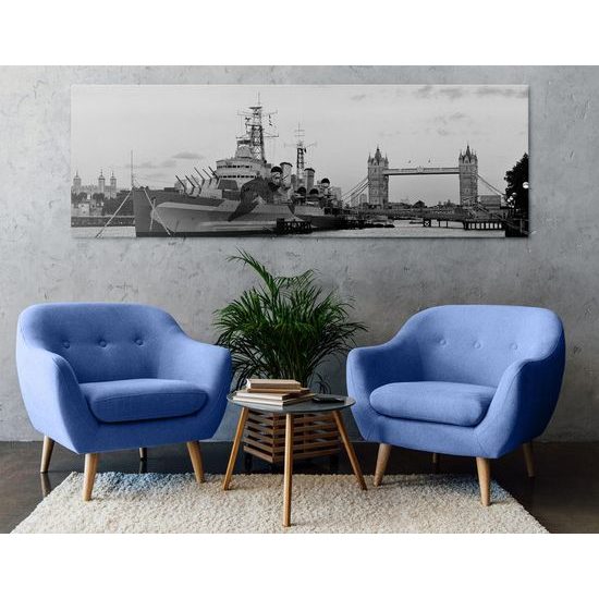 Kép lehorgonyzott csatahajó fekete-fehér kivitelben