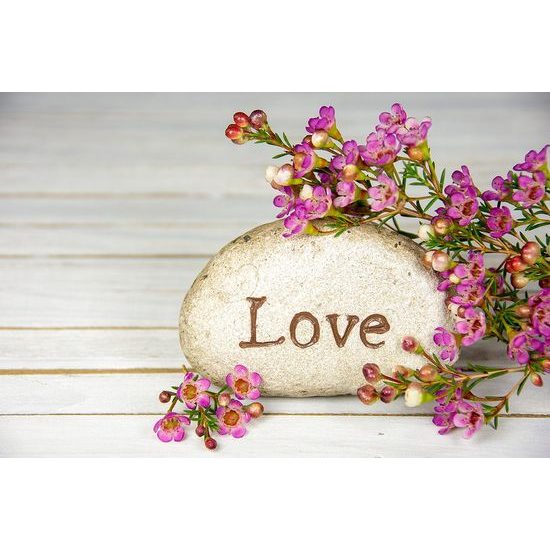 Öntapadó fotótapéta Love felirat a kövön