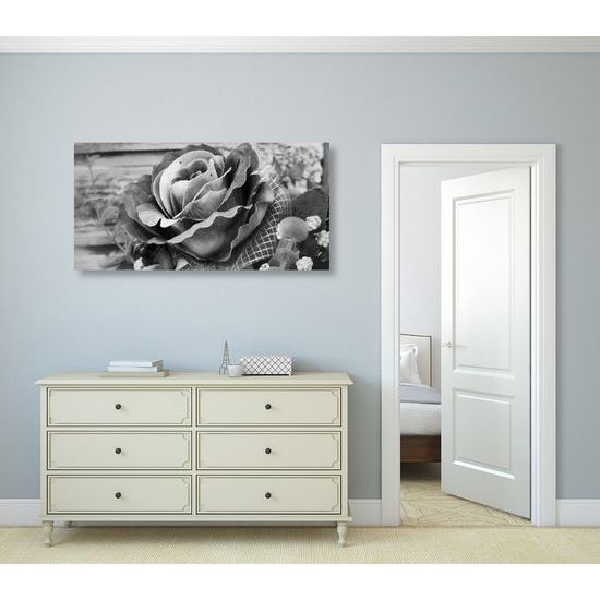 Kép csodálatos rózsa fekete-fehér kivitelben