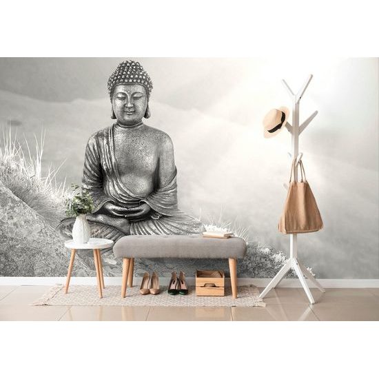 Öntapadó fotótapéta Buddha-szobor a természet kebelében fekete-fehérben