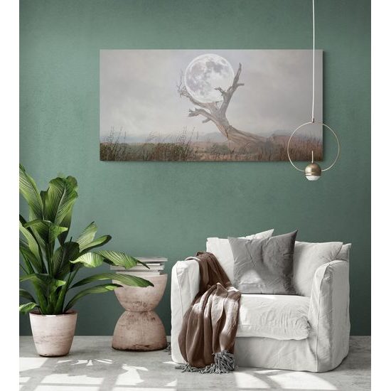 Kép mágikus Hold a természet ölelésében