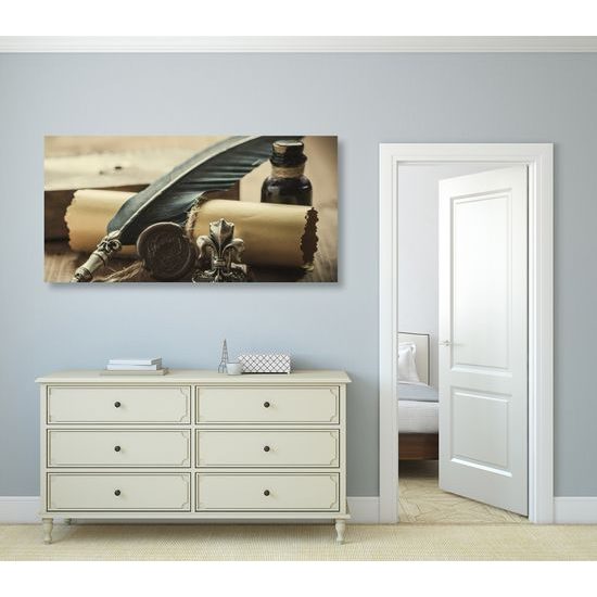 Kép történelmi toll és pergamen