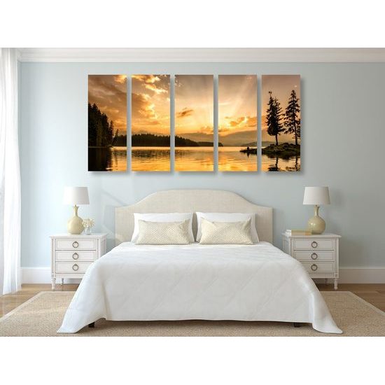 5 részes kép felhők között átható nap