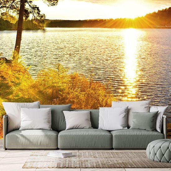 Fotótapéta a lenyugvó nap varázslatáról a tó mellett