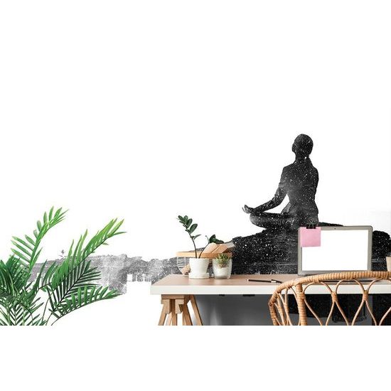 Öntapadó tapéta egy meditáló nő sziluettje fekete fehérben