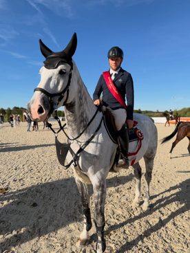 Three clear rounds and an overall third place for Diarol🤍 in today’s Jan Papoušek Memorial! 🏆🥉💐