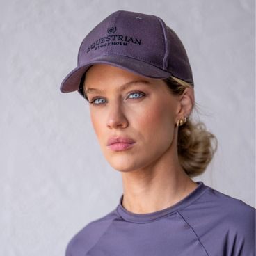 Basebalová čepice Equestrian Stockholm Dark Violet Kolekce 2025/26