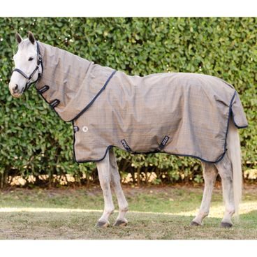 Deka výběhová Amigo Hero 900 Revive Plus 50g s krkem NEW