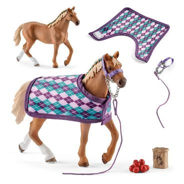 Schleich 42360 - Anglický plnokrevník s přikrývkou
