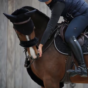 Beránkový potah na poprsník Kentucky 60cm