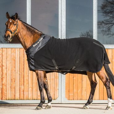 Deka Fleece Back on Track Supreme 2141 černá
