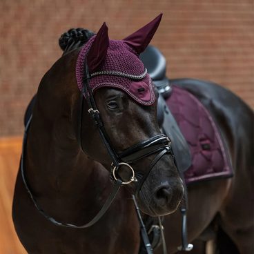 Čabraka na uši Equestrian Stockholm Modern Crystal Mauve Wine Kolekce 2026/27