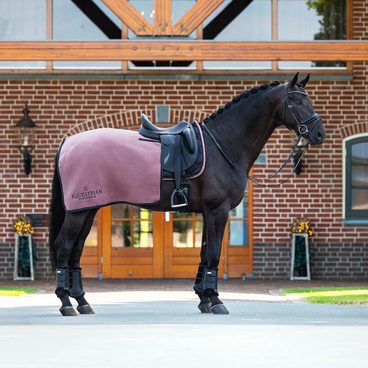 Deka bederní Equestrian Stockholm Fleece Quarter blush Kolekce 2026/27
