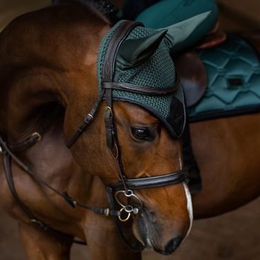 Podsedlová dečka Equestrian Stockholm White Perfection Bordeaux DOPRODEJ