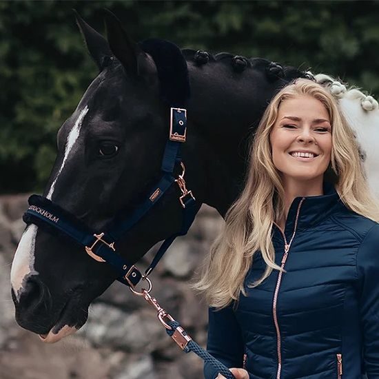 Ohlávka Equestrian Stockholm Satin Fur s vodítkem KOLEKCE 2022/23