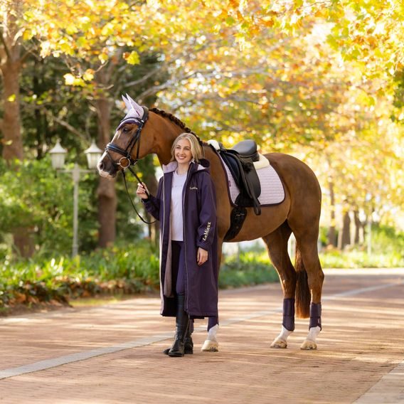 Podsedlová dečka LeMieux Merino+Suede Square Kolekce 2025/26