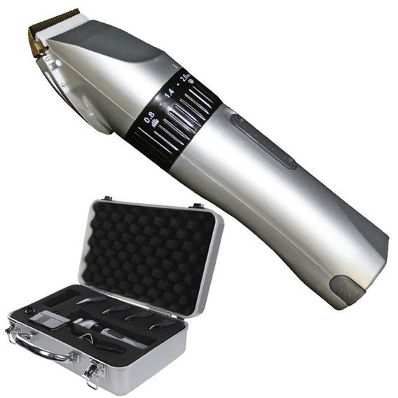 Stříhací strojek Profi Akku na hlavu