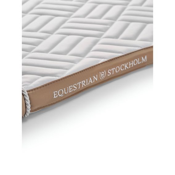 Podsedlová dečka Equestrian Stockholm Modern White Sand Kolekce 2026
