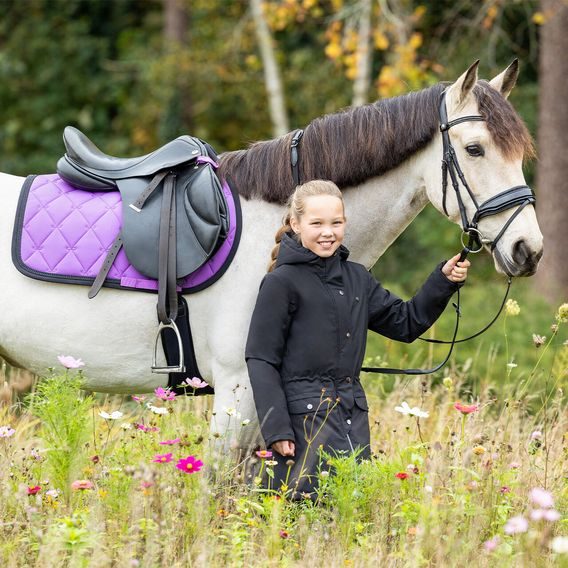 Podsedlová dečka QHP Livora Kolekce 2026/27