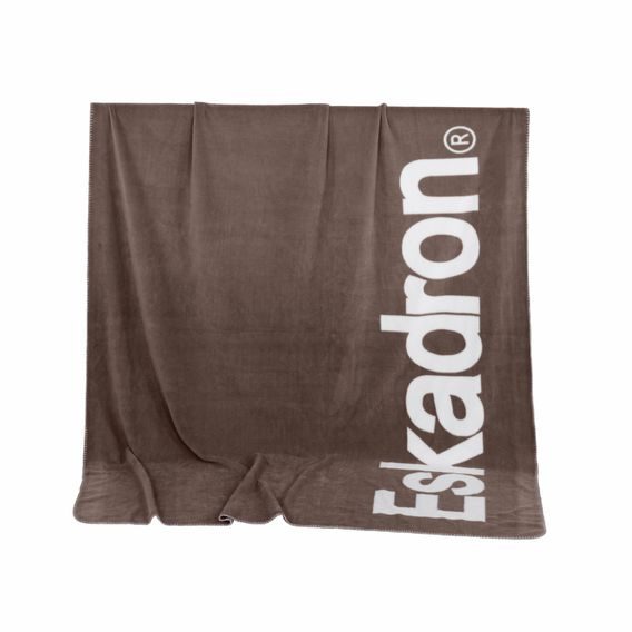 Deka Eskadron Dynamic Fleece Sofa Kolekce 2026/27