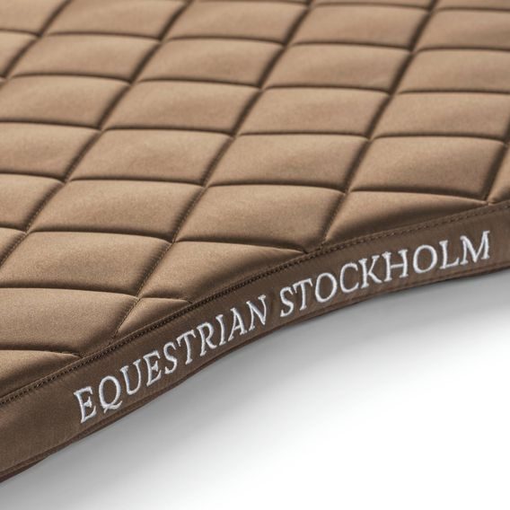 Podsedlová dečka Equestrian Stockholm Line Champagne Kolekce 2026