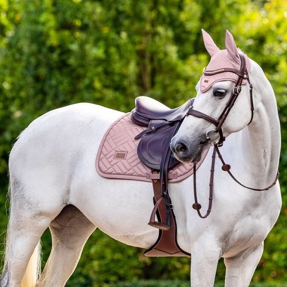 Čabraka na uši Equestrian Stockholm Modern Midsummer Blush Kolekce 2026