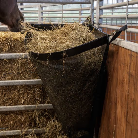 Síť na seno Kentucky Hay Bag Corner