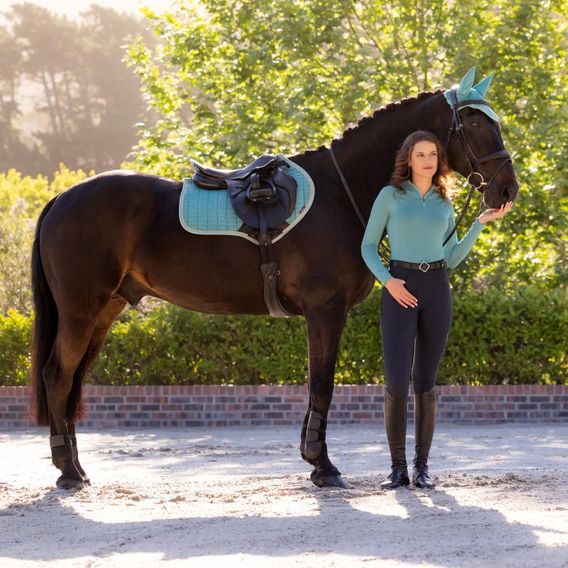 Podsedlová dečka LeMieux Suede Square Lagoon Kolekce 2025