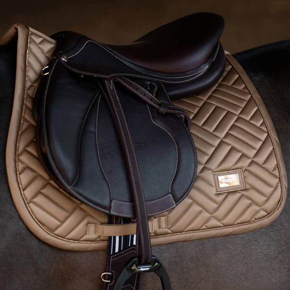 Podsedlová dečka Equestrian Stockholm Modern Champagne