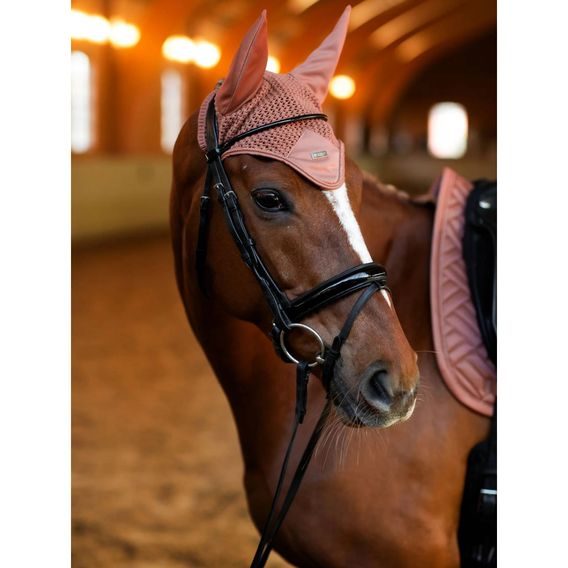 Čabraka na uši Equestrian Stockholm Modern Coral Kolekce 2025