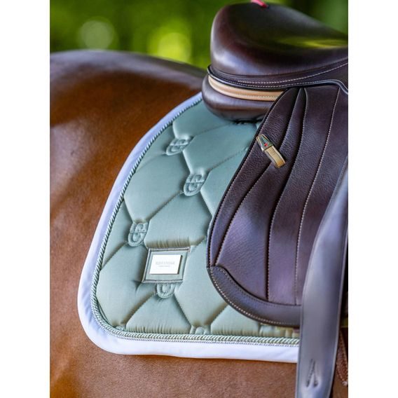 Podsedlová dečka Equestrian Stockholm Pistachio White Kolekce 2026