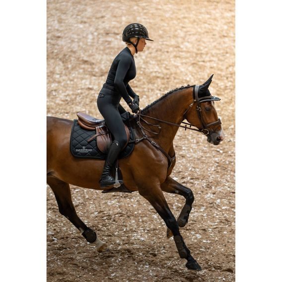 Podsedlová dečka Equestrian Stockholm Line Black Kolekce 2026