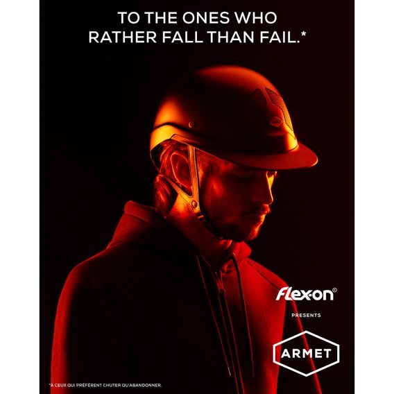 Jezdecká ochranná helma Flex-On Armet Star