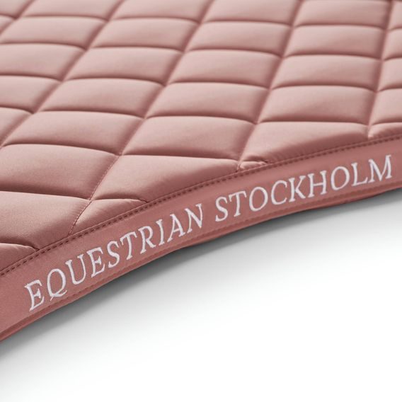 Podsedlová dečka Equestrian Stockholm Line Pink Kolekce 2026