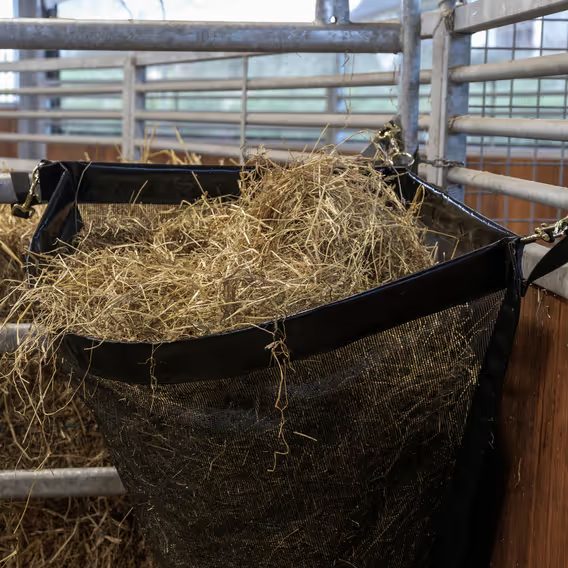 Síť na seno Kentucky Hay Bag Corner