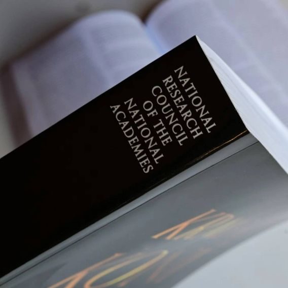 Publ Krmení koní Kompletní výživové požadavky - rozšířený dotisk