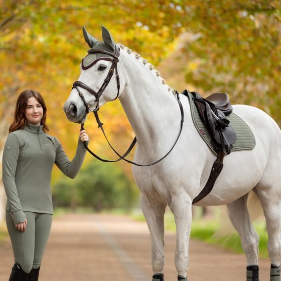 Podsedlová dečka LeMieux Suede Square Rosemary Kolekce 2025/26