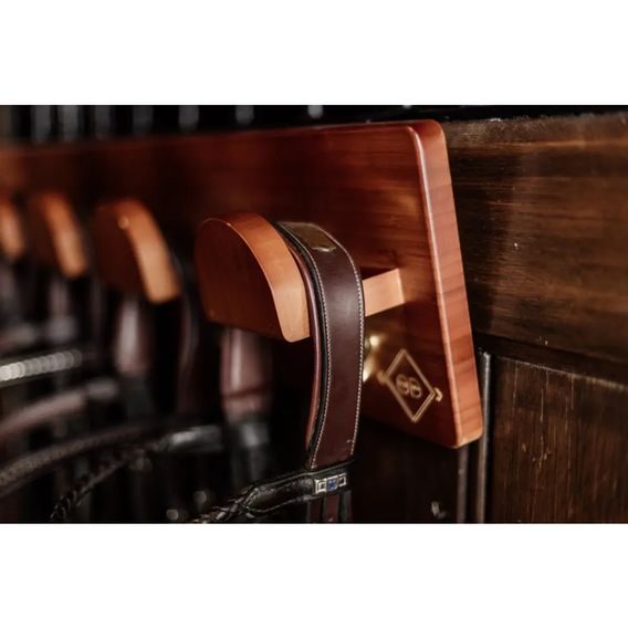 Dřevěný věšák na uzdečky Kentucky