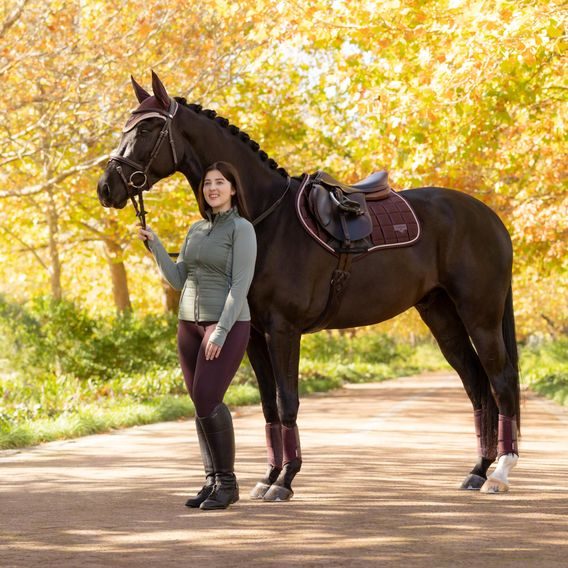 Podsedlová dečka LeMieux Loire Classic Damson Kolekce 2025/26
