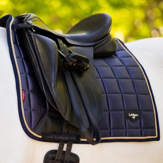 Podsedlová dečka LeMieux Loire Satin Dusk Kolekce 2025