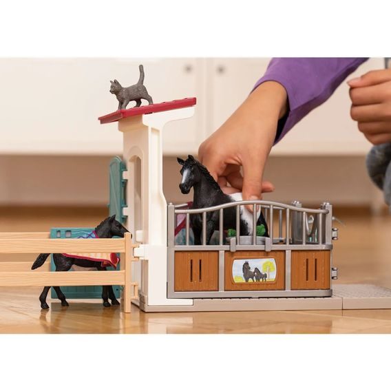 Schleich 42611 - Box pro koně s klisnou a hříbětem