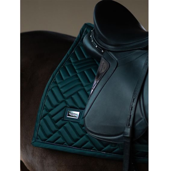 Podsedlová dečka Equestrian Stockholm Modern Dramatic Monday Kolekce