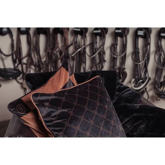 Potah na polštář Eskadron Heritage Velvet Kolekce 2024/25