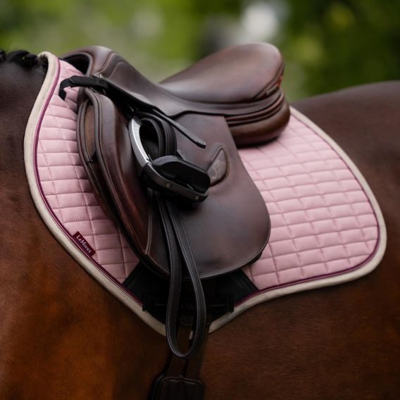 Podsedlová dečka LeMieux Suede Square Blossom Kolekce 2025