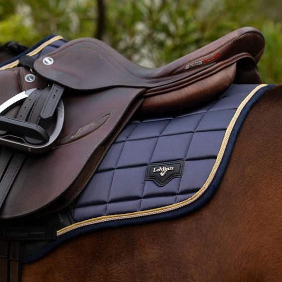 Podsedlová dečka LeMieux Loire Satin Dusk Kolekce 2025