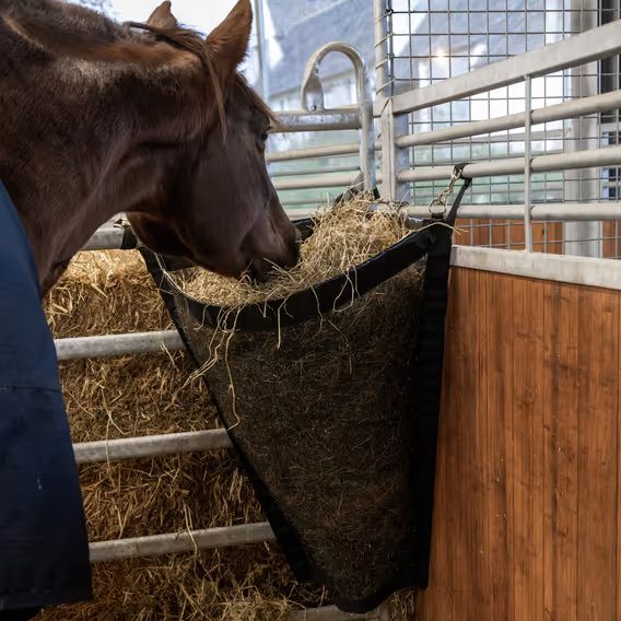Síť na seno Kentucky Hay Bag Corner