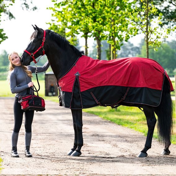 Deka lehká výběhová QHP 600D s fleece podšívkou Kolekce 2026