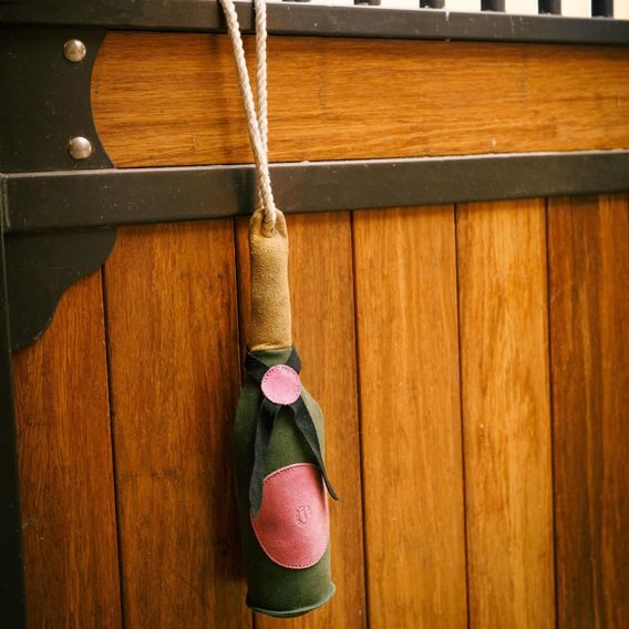 Hračka pro koně Imperial Riding Cheers Kolekce 2024/25